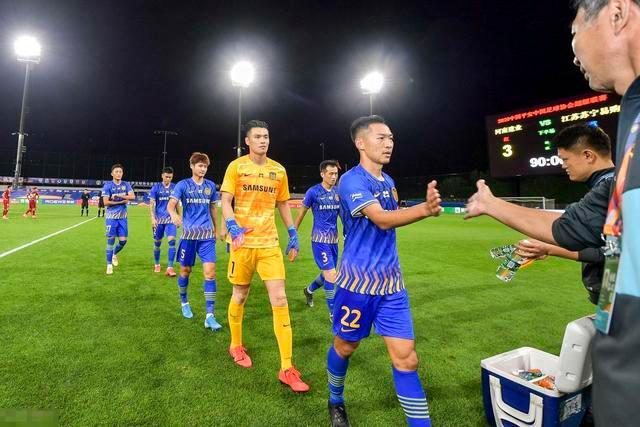 霍勒迪26分东契奇空砍三双 绿军力克独行侠2-0